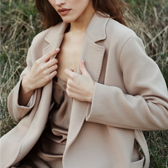 Wool Beige Pink Coat with Belt Gently worn - Picture 2 of 6